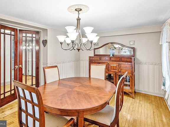 4th image of 1988 Windy Hill Rd