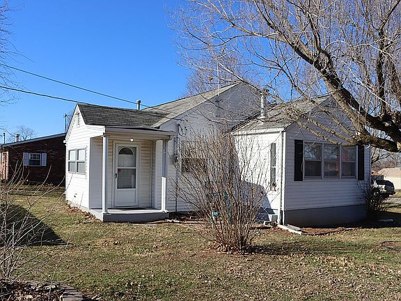 3rd image of 708 E Elm St