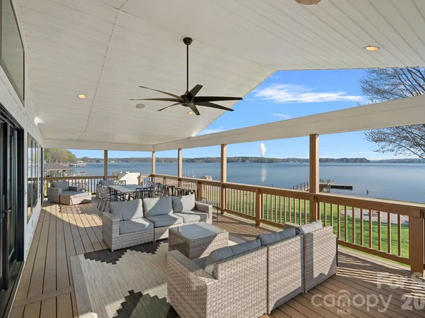 8182 Mountain Shore Dr, Sherrills Ford, NC 28673