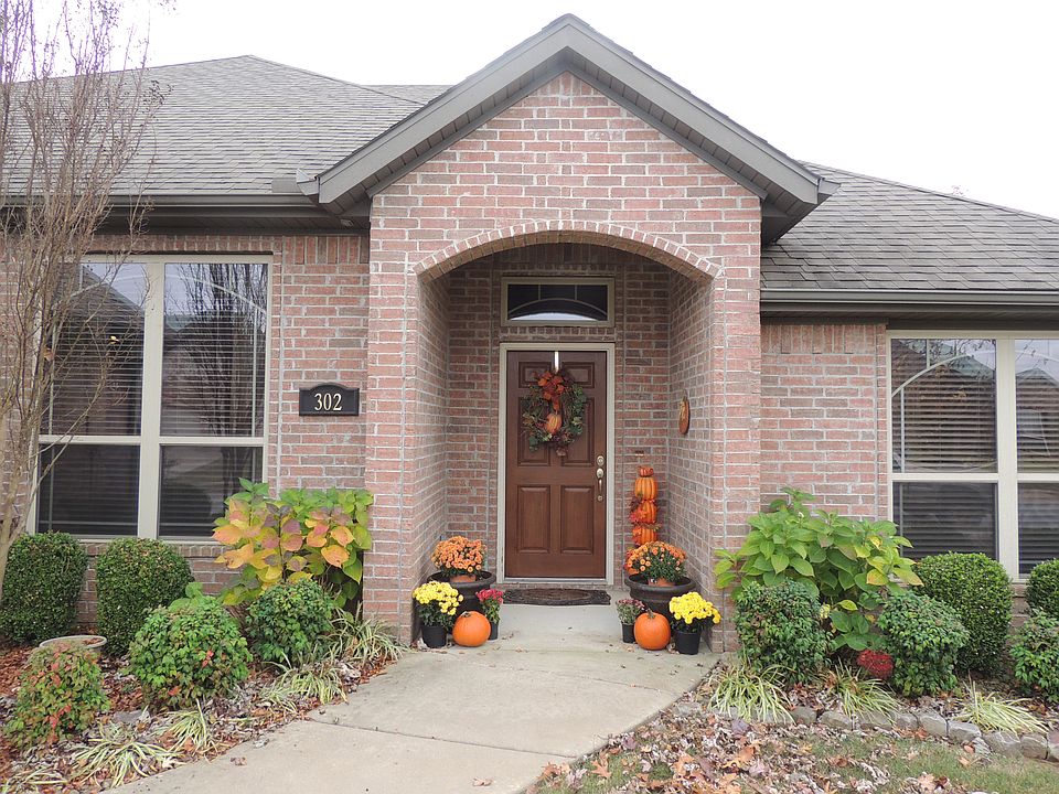 2nd image of 302 W Camden Dr