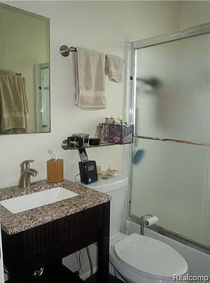 5th image of 7730 Powers Ct