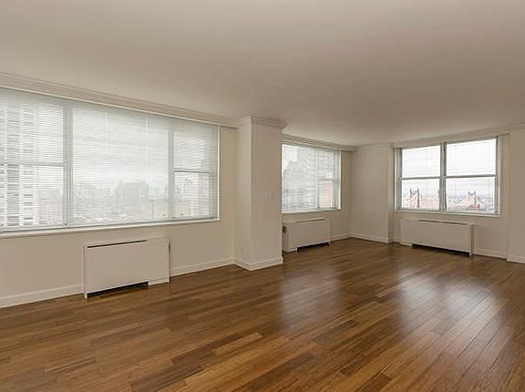 4th image of 300 E 56th St APT 18F