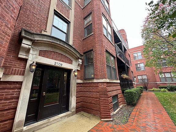 4th image of 2709 N Mildred Ave #A2