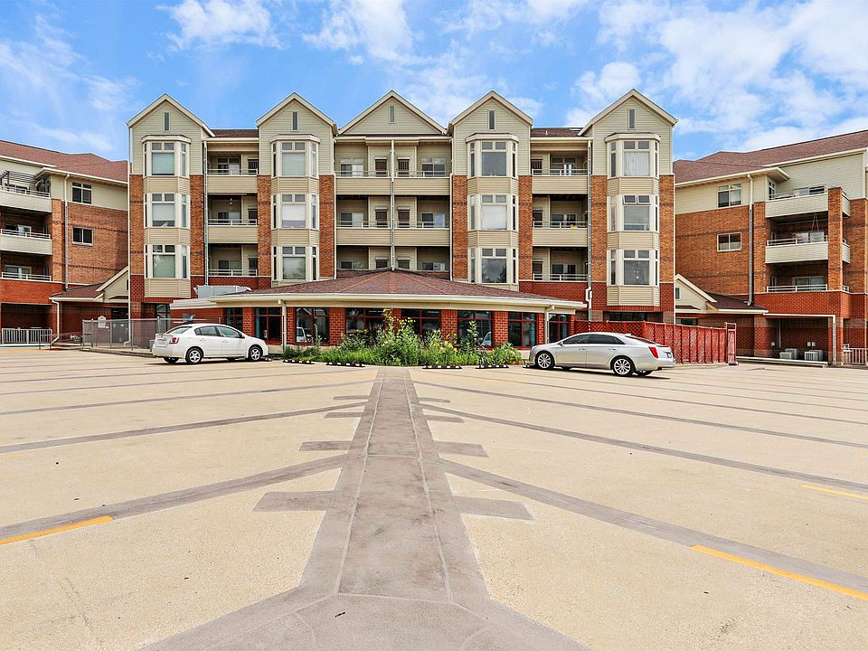 1st image of 301 Harbour Town Dr APT 327
