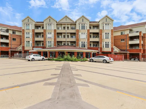 301 Harbour Town Dr APT 327, Madison, WI 53717