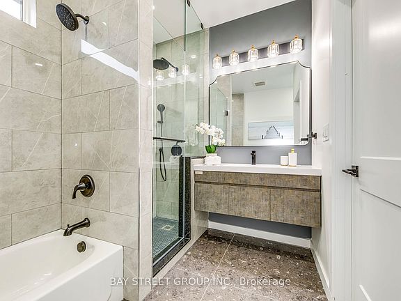 5th image of 20 Rochdale Ave