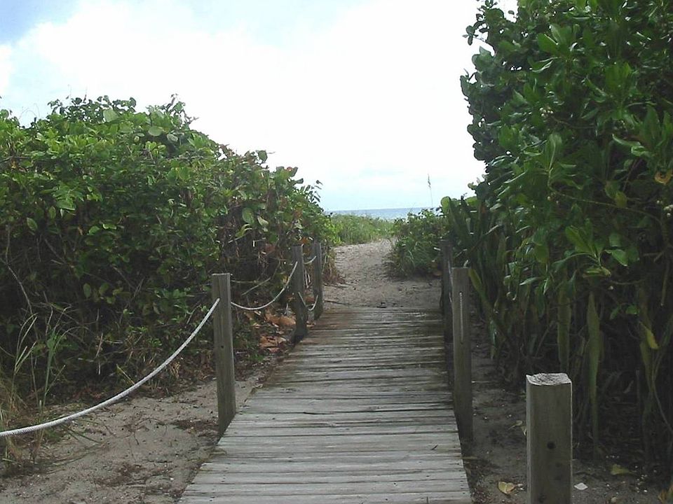 Private Walkway to Ocean