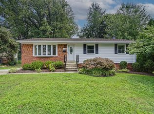 604 Yeonas Dr SW, Vienna, VA 22180
