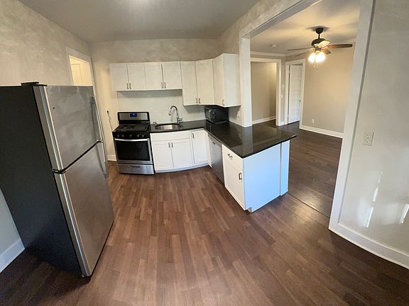 3rd image of 2530 Dupont Ave S APT 203