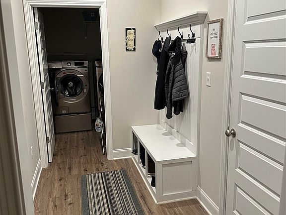 5th image of 3238 Clover Field Ct