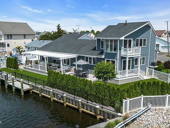 3rd image of 3473 Bergen Avenue