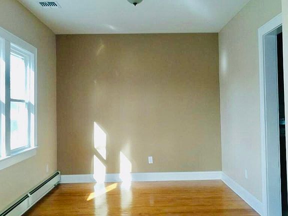 2nd image of 125 Sportsmans Ave