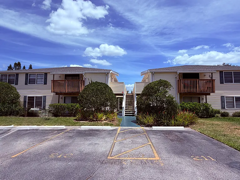 129 Camphor Cir #F — Photo 29