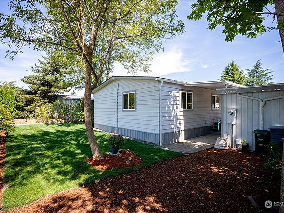 4th image of 3026 35th Avenue Ct E #75