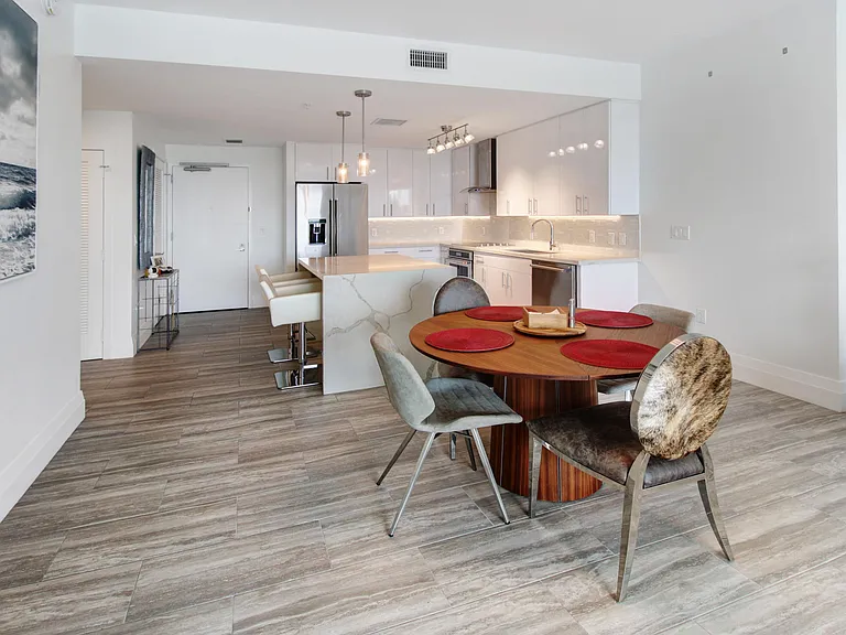 236 SE 5th Ave #410 — Photo 11