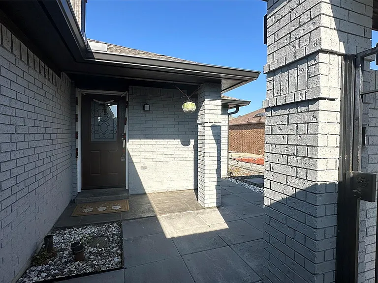 3925 Capricorn Ct — Photo 4