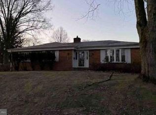 337 Canterbury Dr, Pittsburgh, PA 15238