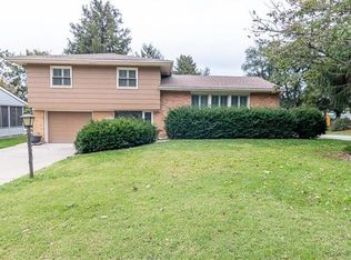 1802 Lovers Lane Hgts St, Saint Joseph, MO 64505