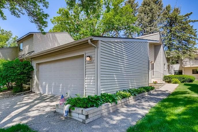1st image of 1545 W Bavarian Ct