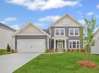 645 Crystal Lake Pkwy, Hoschton, GA 30548