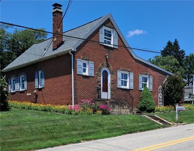 1015 Middletown Rd, New Stanton, PA, 15672
