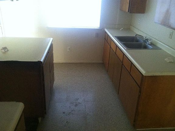 5th image of 307 N Giddings St APT B