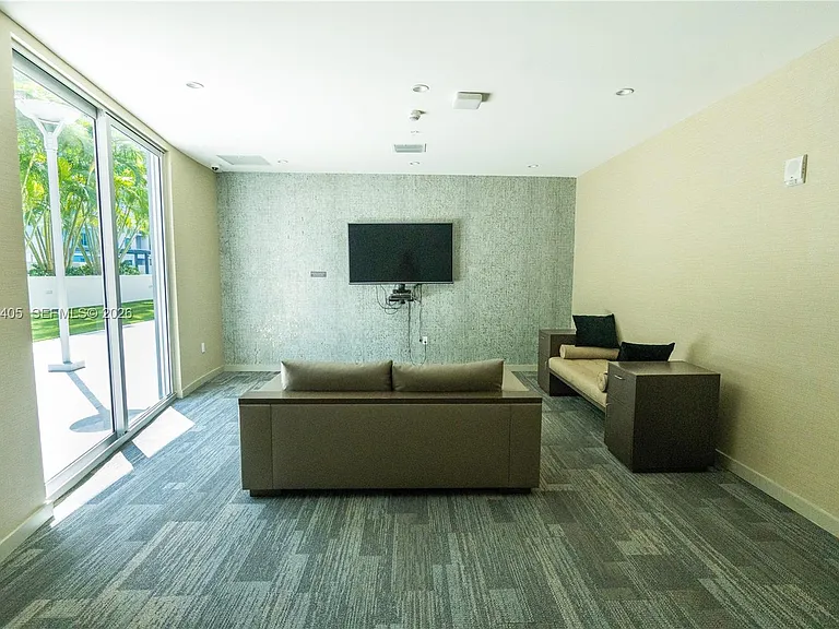 1010 SW 2nd Ave #606 — Photo 46