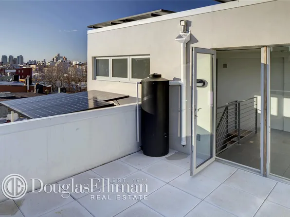 233 Devoe Street image 1 of 7