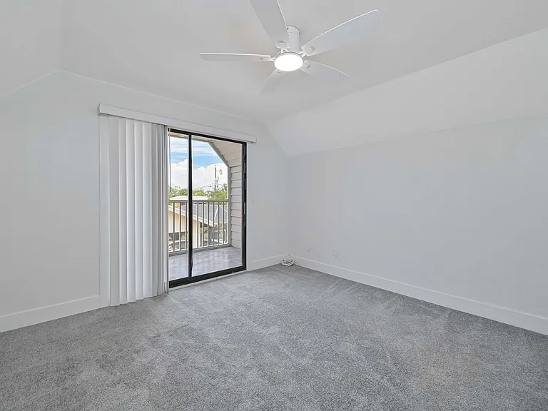 17337 Phlox Dr — Photo 24