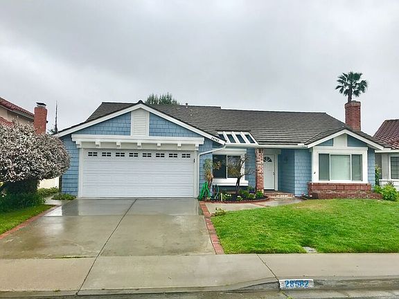 2nd image of 28582 La Cumbre