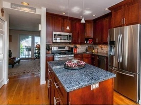 4th image of 41 Whaler Ln