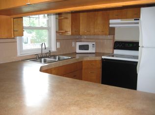 7 Ellison St, Cranston, RI 02920