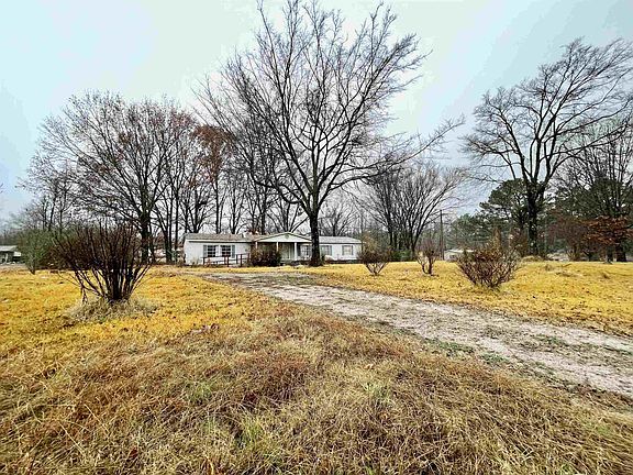 2nd image of 140 Ivy Dr