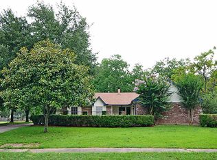 112 Banyan Dr, Lake Jackson, TX 77566
