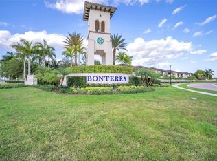 9832 W 34th Ln, Hialeah, FL 33018