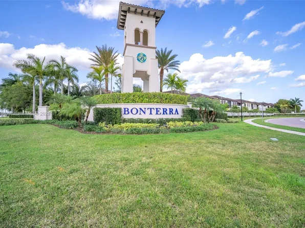 9832 W 34th Ln, Hialeah, FL 33018