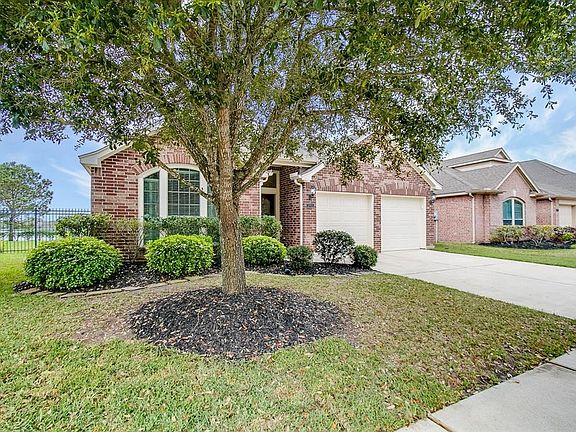 2nd image of 10915 Brighton Gardens Dr