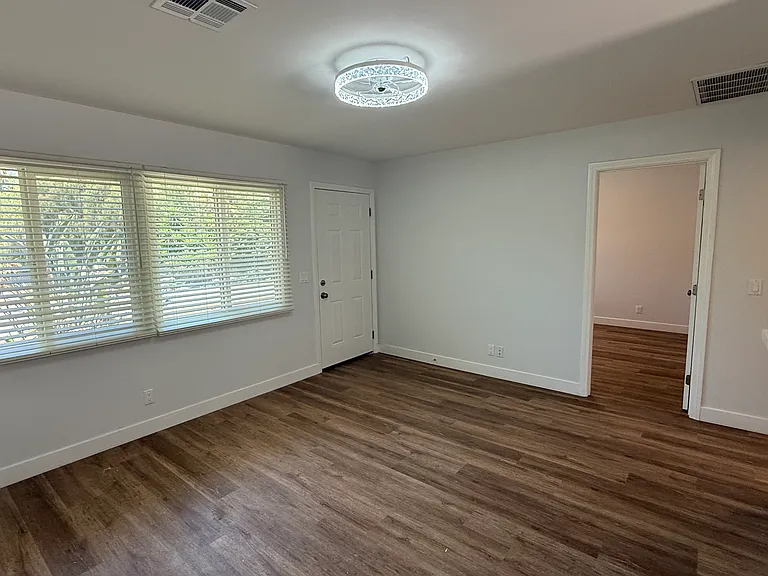 896 Carillo Dr #A-B — Photo 3