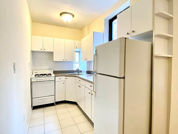 3rd image of 433 E 83rd St APT 5C