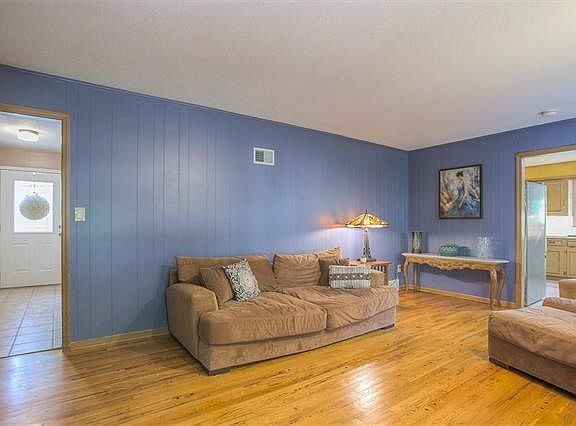 5th image of 9704 Knox Dr