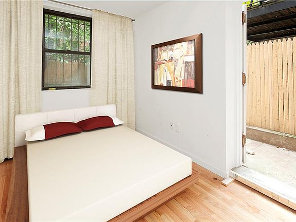 2nd image of 211 W 123rd St