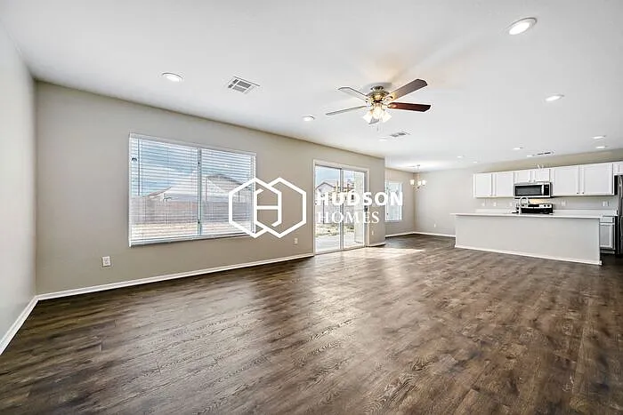 5638 S 10th Dr — Photo 7