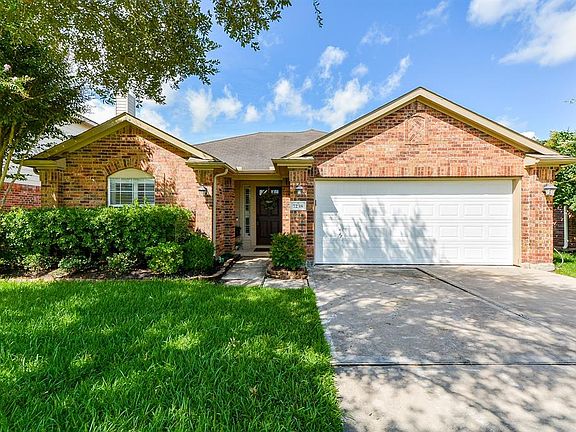 2nd image of 7238 Roundrock Park Ln