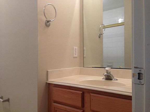 5th image of 5530 Imperial Grove Dr