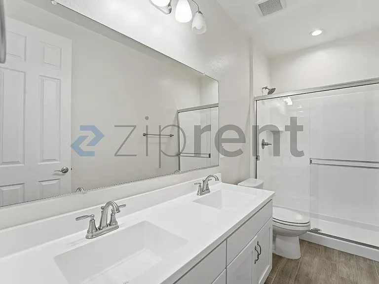 2313 N 195th Dr — Photo 6