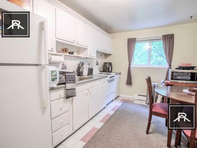 10 Bryon Rd APT 3, Chestnut Hill, MA, 02467