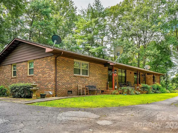 69 Mountain St, Marion, NC 28752