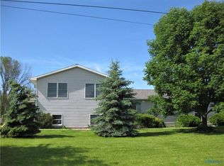 3541 W Rosebud Dr, Port Clinton, OH 43452