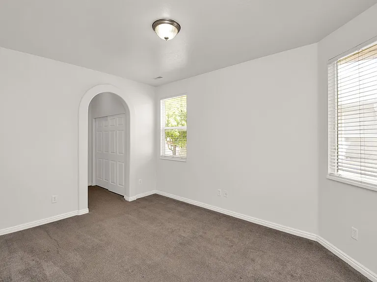 286 N Caleb Dr — Photo 17
