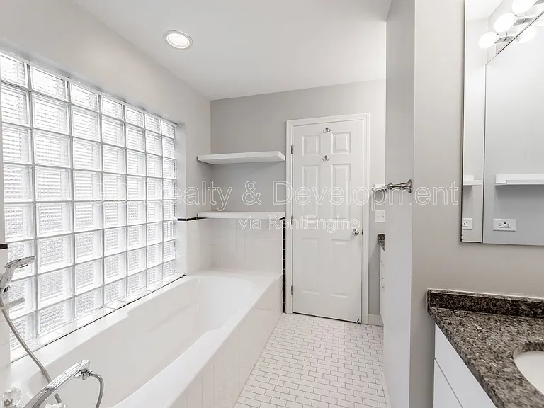 5424 S Ellis Ave #A — Photo 11